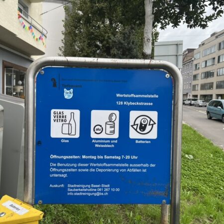 Linguistic Landscape Öffnungszeit Entsorgung