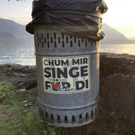 Linguistic Landscape Abfalleimer